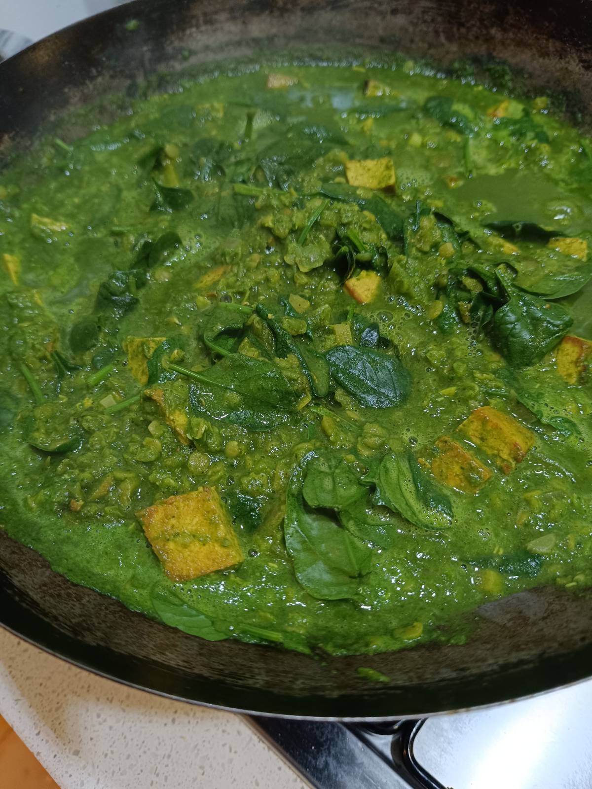 Grüner Dhal mit Spinat und Tofu